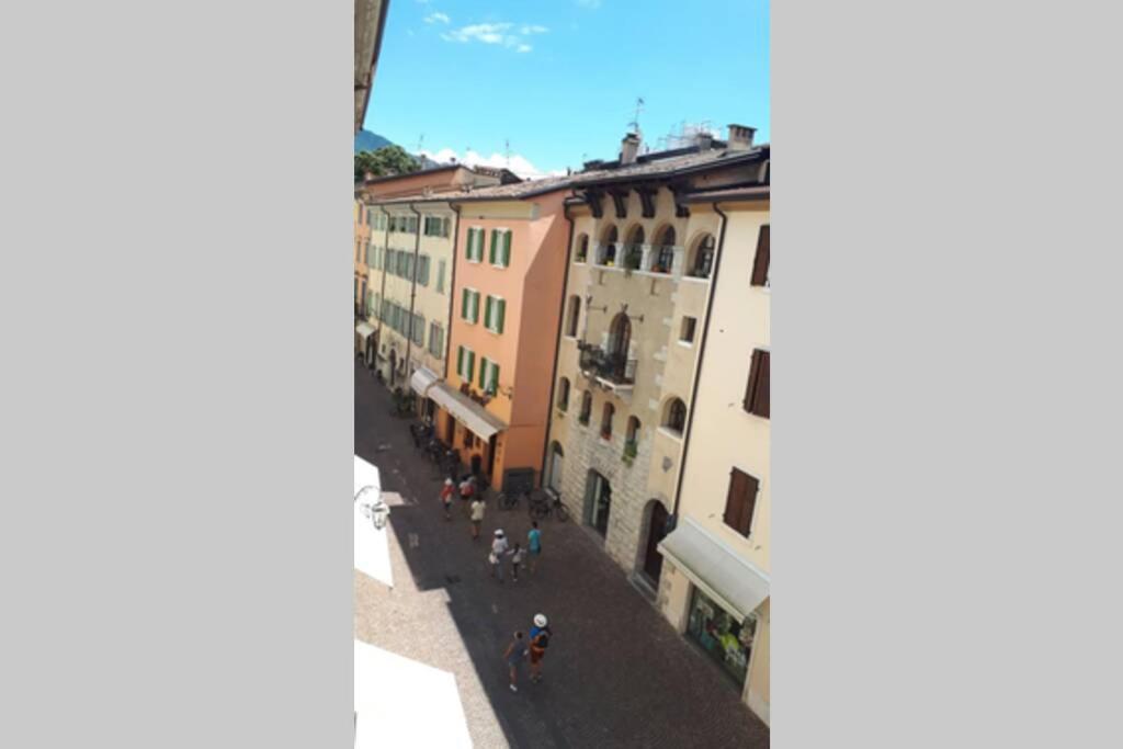 Schoenes Altstadt-Apartment "Dolce Vita" Inkl Parkplatz Riva del Garda Exterior foto