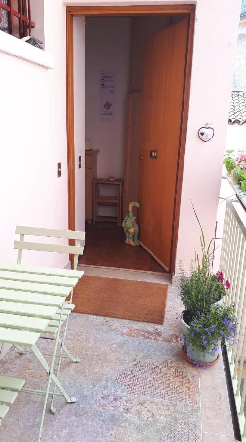 Schoenes Altstadt-Apartment "Dolce Vita" Inkl Parkplatz Riva del Garda Exterior foto