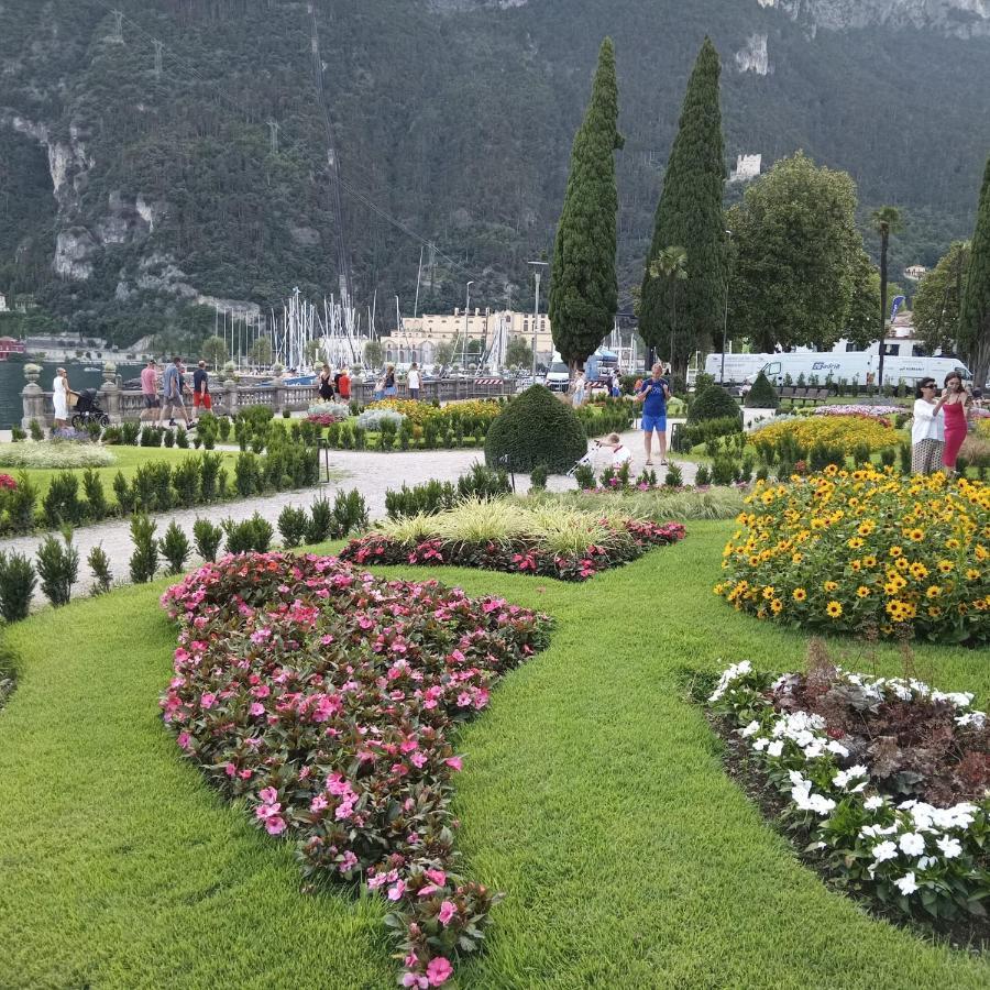 Schoenes Altstadt-Apartment "Dolce Vita" Inkl Parkplatz Riva del Garda Exterior foto